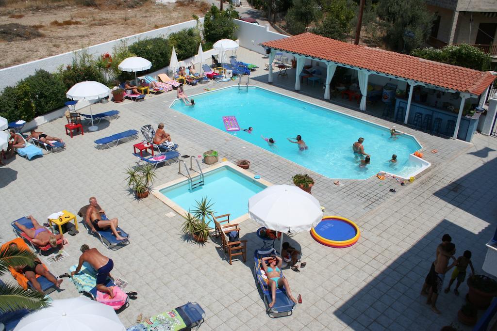 Helios Hotel Agia Marina  Экстерьер фото